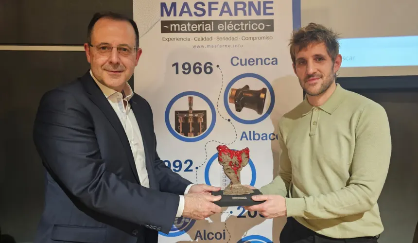 Entrega del Premio Tormo Negro Masfarné en el Festival Las Casas Ahorcadas