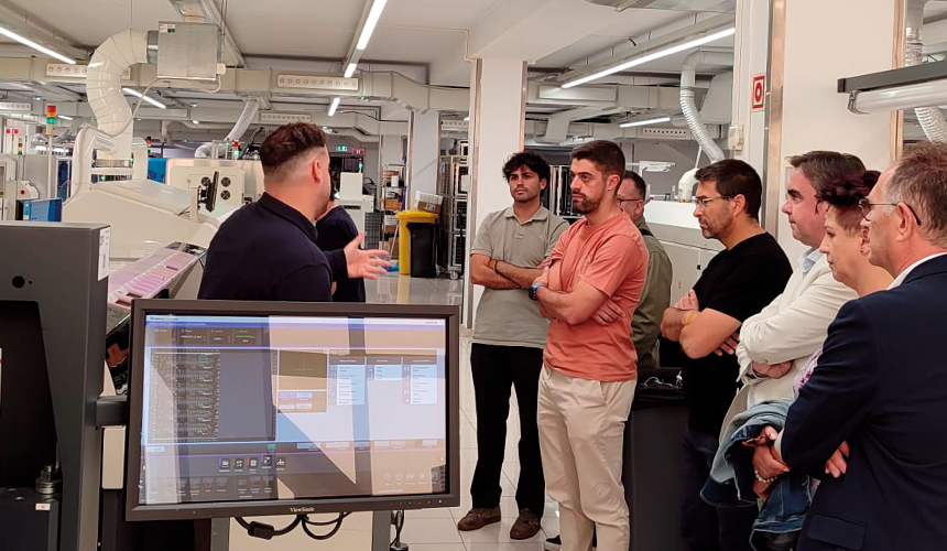 Equipo técnico-comercial de Masfarné durante una jornada de formación en las instalaciones de Normagrup